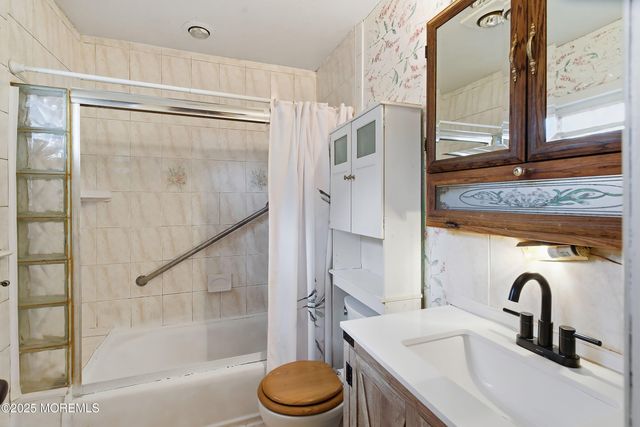 709 Talmadge Avenue, Oakhurst, NJ 07755