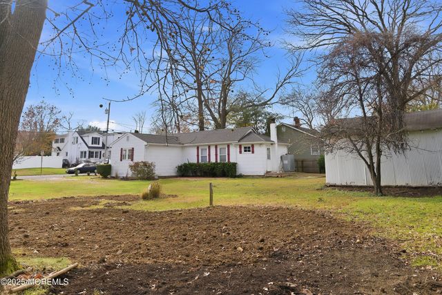 709 Talmadge Avenue, Oakhurst, NJ 07755