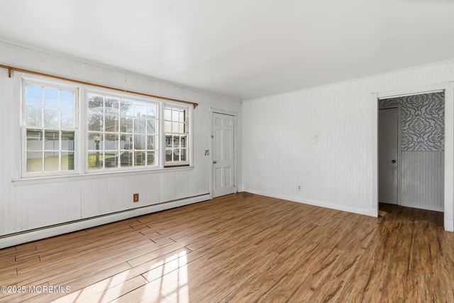 709 Talmadge Avenue, Oakhurst, NJ 07755