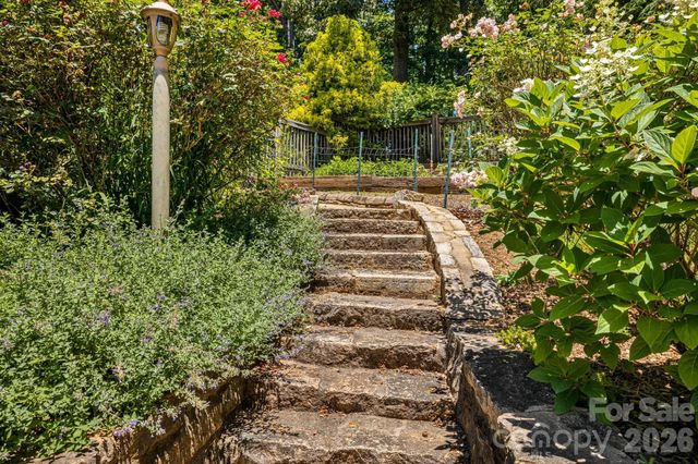 78 Grovewood Road, Asheville, NC 28804