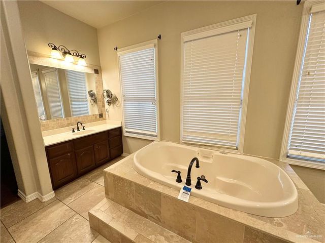 2423 E 21st Street, Mission, TX 78572