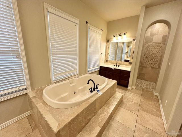 2423 E 21st Street, Mission, TX 78572