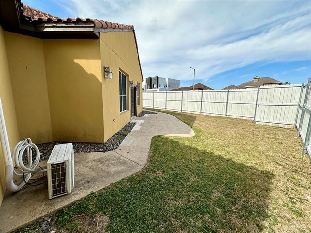 2423 E 21st Street, Mission, TX 78572