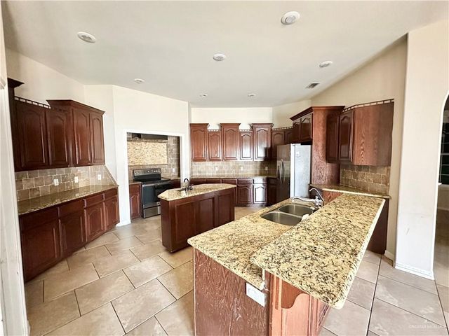 2423 E 21st Street, Mission, TX 78572