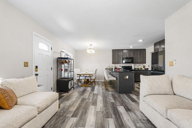 1903 Farmhouse Way, Florence, KY 41042