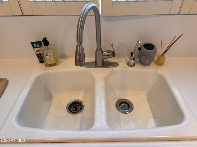 7660 E HIGHLAND Avenue, Scottsdale, AZ 85251