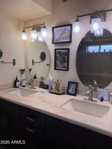 7660 E HIGHLAND Avenue, Scottsdale, AZ 85251