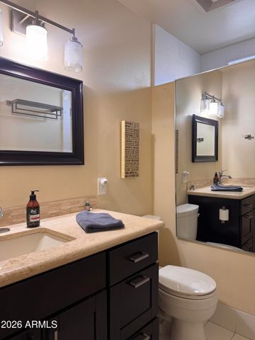 7660 E HIGHLAND Avenue, Scottsdale, AZ 85251
