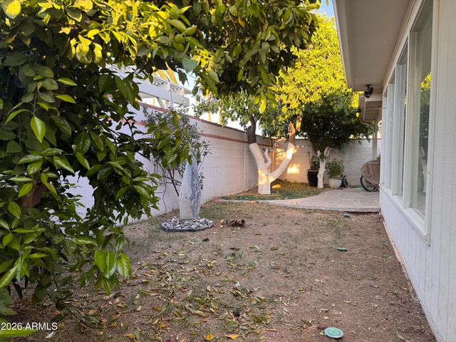 7660 E HIGHLAND Avenue, Scottsdale, AZ 85251