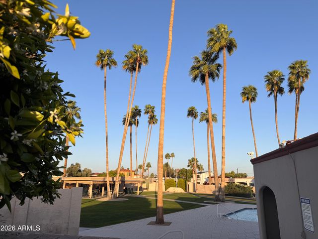 7660 E HIGHLAND Avenue, Scottsdale, AZ 85251