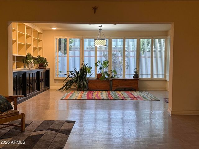 7660 E HIGHLAND Avenue, Scottsdale, AZ 85251