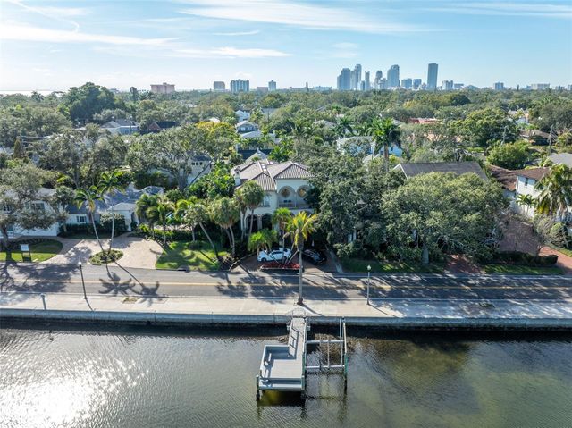 2152 COFFEE POT BOULEVARD NE, St Petersburg, FL 33704