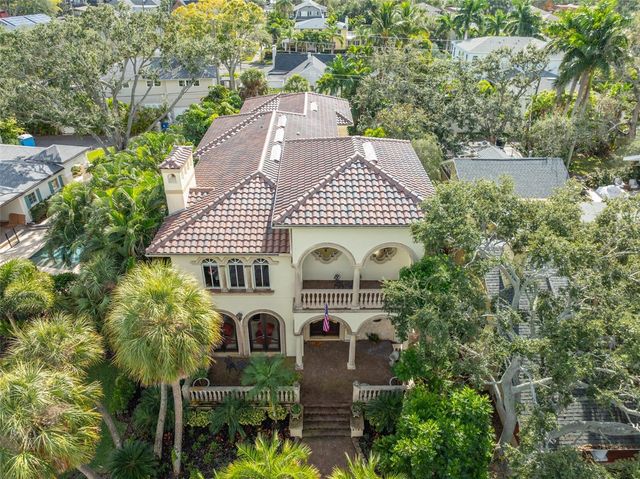 2152 COFFEE POT BOULEVARD NE, St Petersburg, FL 33704