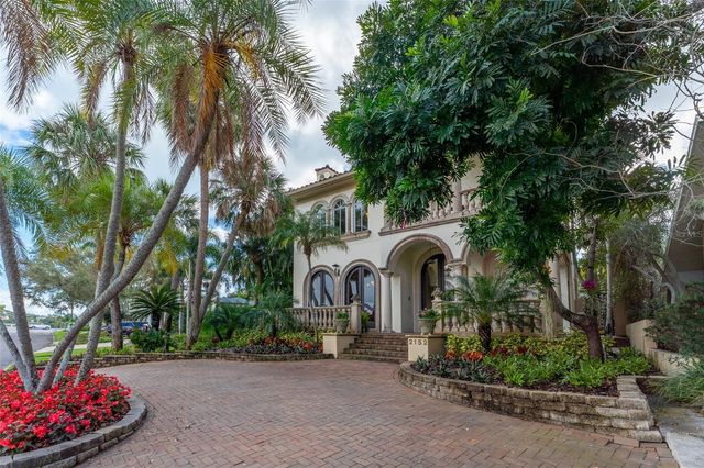 2152 COFFEE POT BOULEVARD NE, St Petersburg, FL 33704