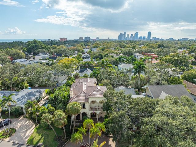 2152 COFFEE POT BOULEVARD NE, St Petersburg, FL 33704