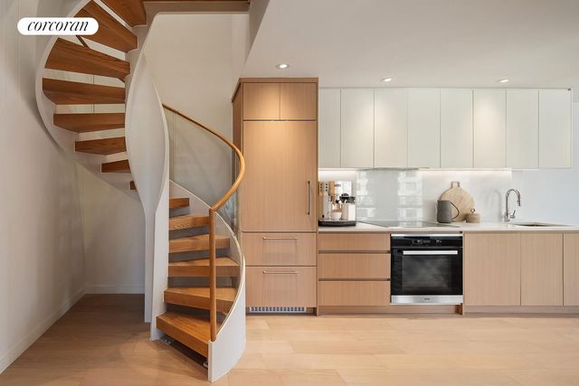 355 W 39TH Street PH, New York City, NY 10018