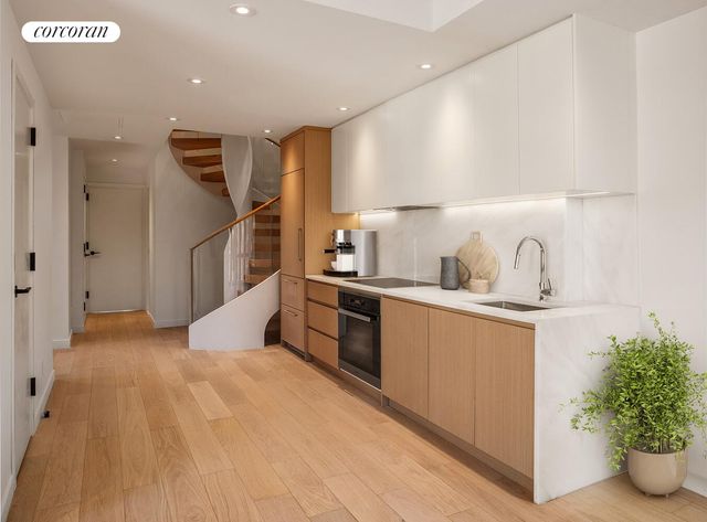 355 W 39TH Street PH, New York City, NY 10018
