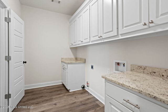 123 Freeland Lane, Clinton, MS 39056