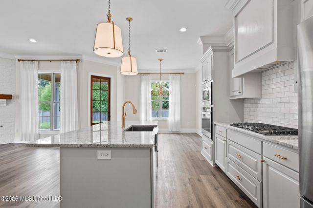 123 Freeland Lane, Clinton, MS 39056