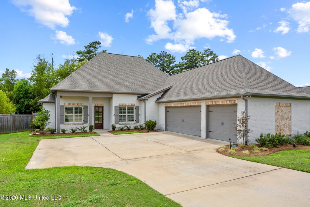 123 Freeland Lane, Clinton, MS 39056