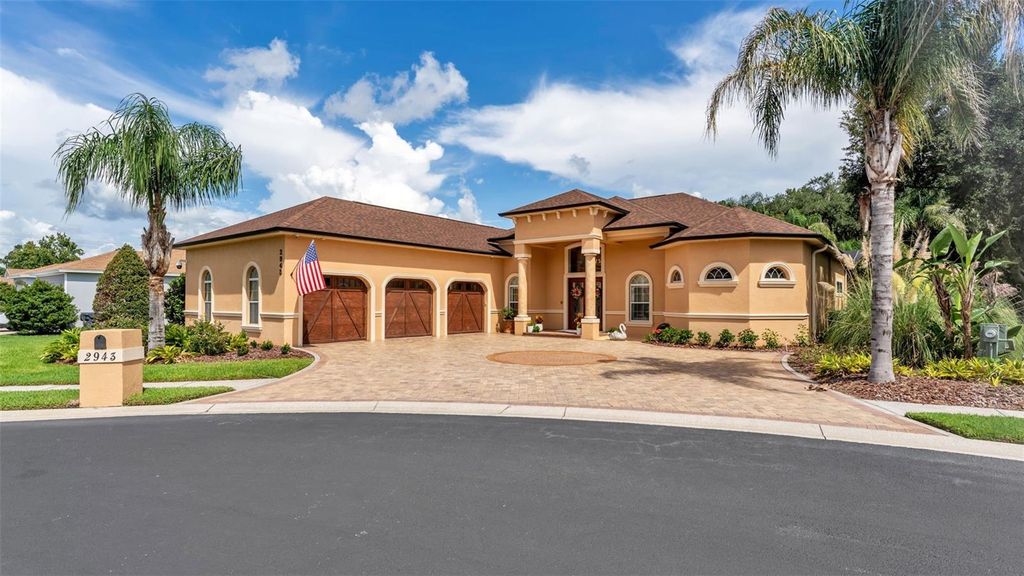 Image 1 of property listing at 2943 OAK TREE LANE, Lakeland, FL 33810