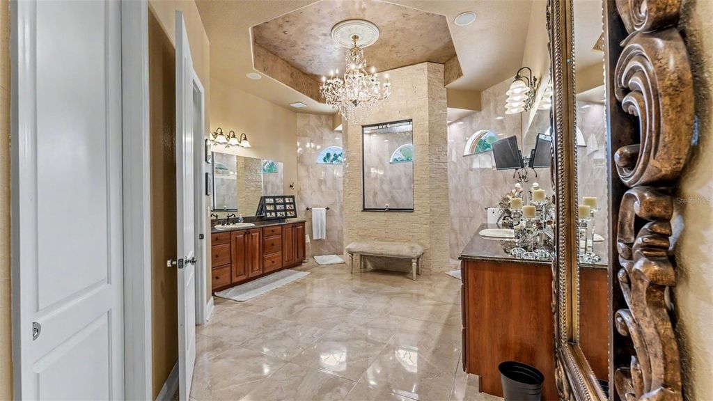 Image 38 of property listing at 2943 OAK TREE LANE, Lakeland, FL 33810