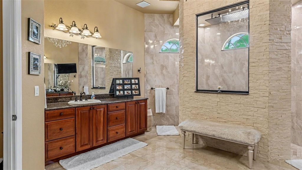 Image 39 of property listing at 2943 OAK TREE LANE, Lakeland, FL 33810