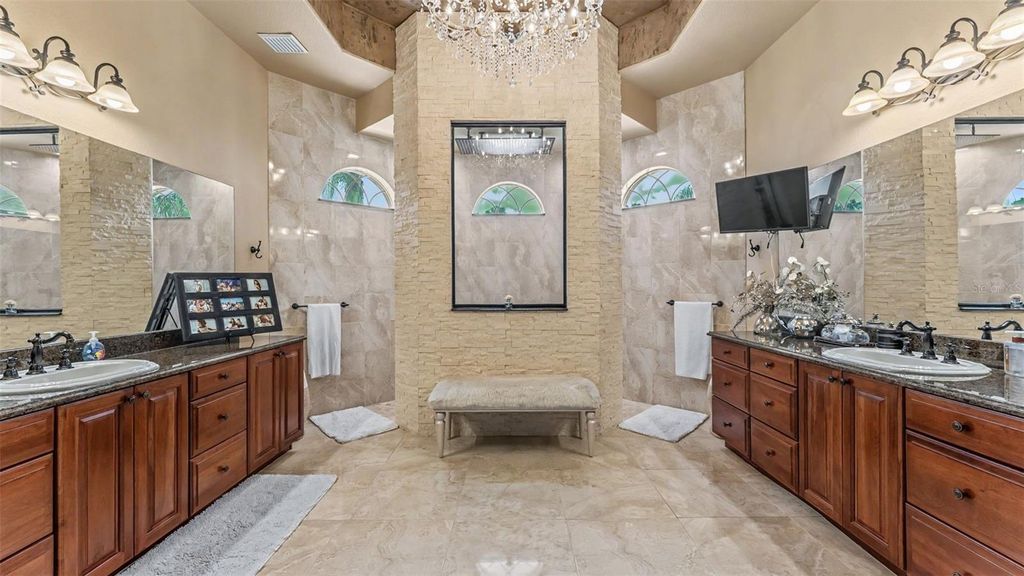 Image 41 of property listing at 2943 OAK TREE LANE, Lakeland, FL 33810