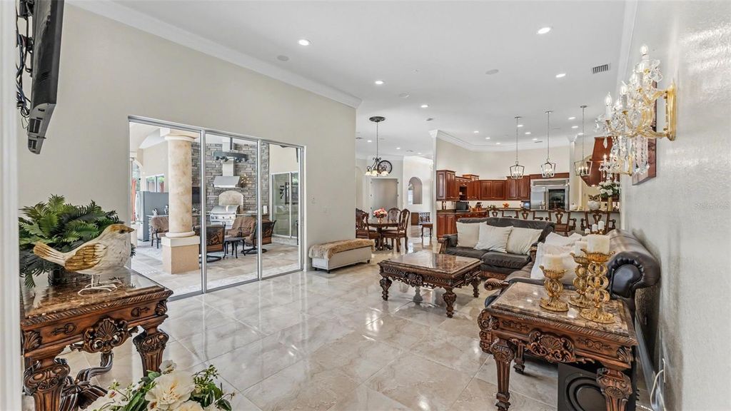 Image 7 of property listing at 2943 OAK TREE LANE, Lakeland, FL 33810