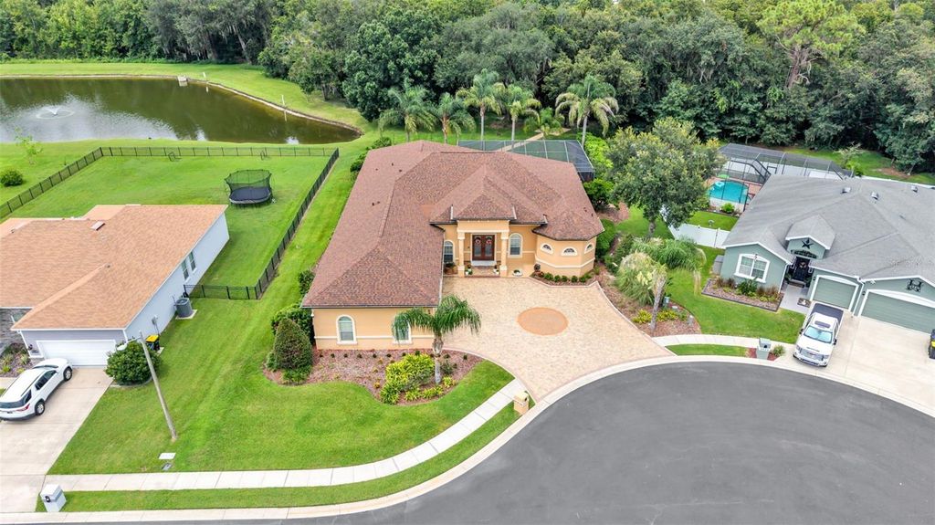 Image 75 of property listing at 2943 OAK TREE LANE, Lakeland, FL 33810