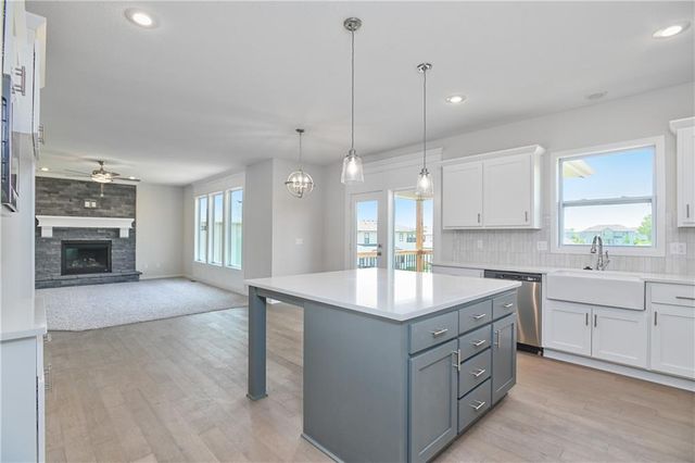 2673 W Park Street, Olathe, KS 66061