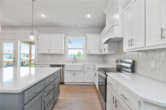 2673 W Park Street, Olathe, KS 66061