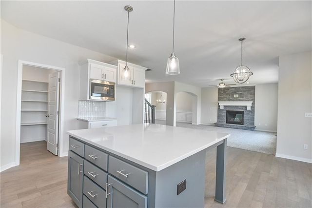 2673 W Park Street, Olathe, KS 66061