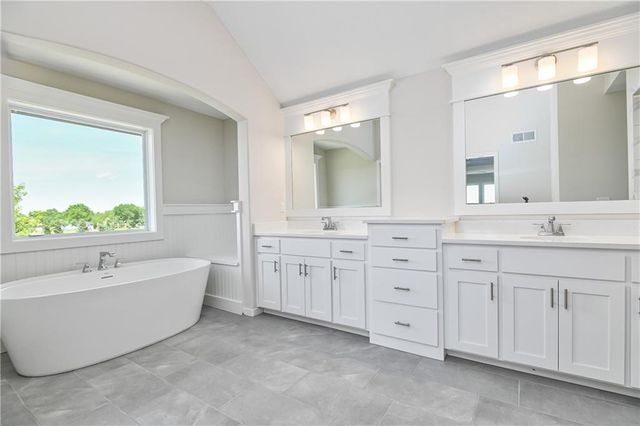 2673 W Park Street, Olathe, KS 66061