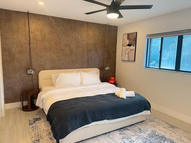 4417 SW 38th Terrace, Dania Beach, FL 33312