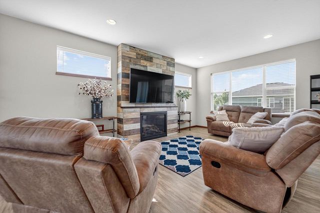 2319 Leopold Way, Sun Prairie, WI 53590