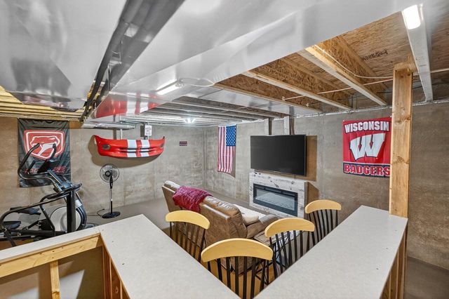 2319 Leopold Way, Sun Prairie, WI 53590