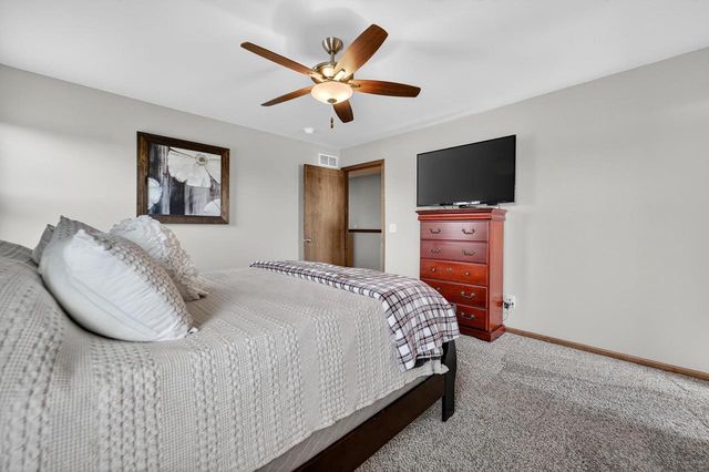 2319 Leopold Way, Sun Prairie, WI 53590