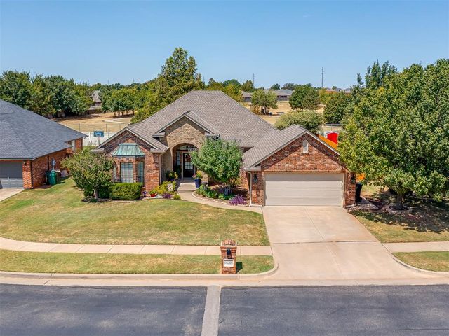 16205 Old Oak Drive, Edmond, OK 73013