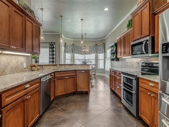16205 Old Oak Drive, Edmond, OK 73013