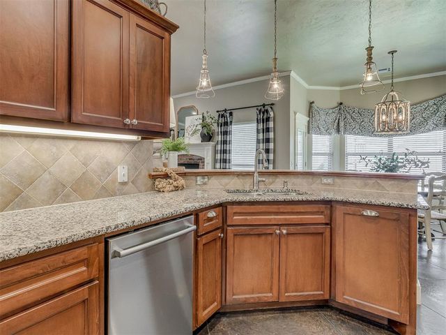 16205 Old Oak Drive, Edmond, OK 73013