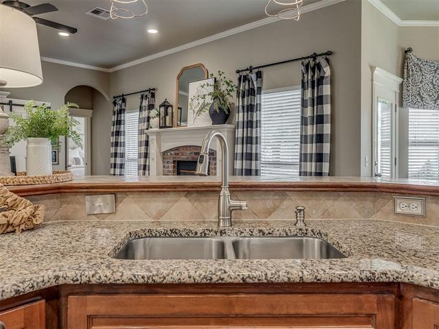 16205 Old Oak Drive, Edmond, OK 73013