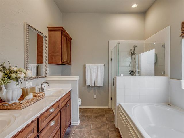 16205 Old Oak Drive, Edmond, OK 73013