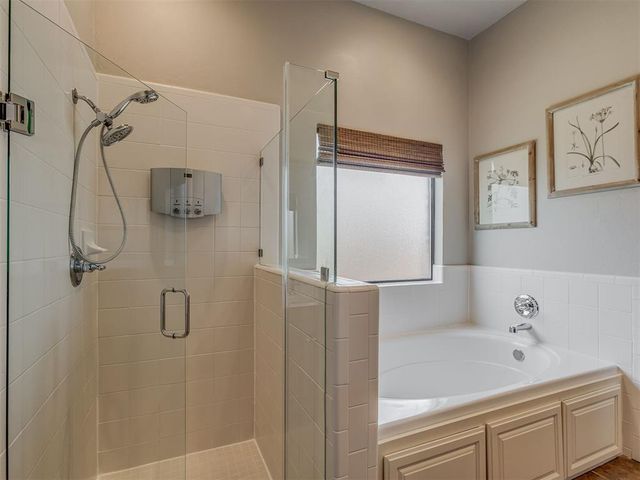 16205 Old Oak Drive, Edmond, OK 73013