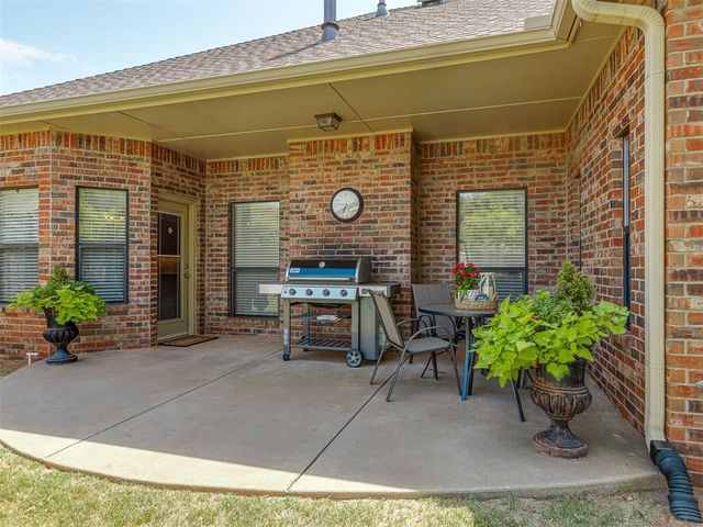 16205 Old Oak Drive, Edmond, OK 73013