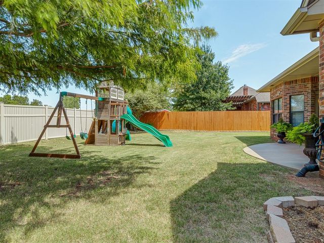 16205 Old Oak Drive, Edmond, OK 73013