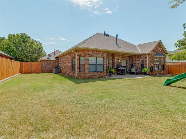 16205 Old Oak Drive, Edmond, OK 73013
