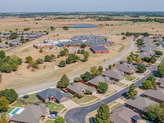 16205 Old Oak Drive, Edmond, OK 73013