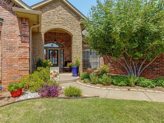 16205 Old Oak Drive, Edmond, OK 73013