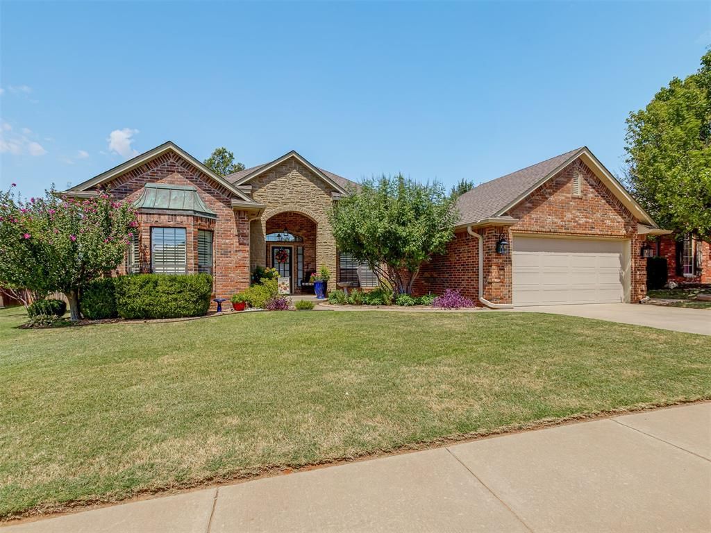 16205 Old Oak Drive, Edmond, OK 73013
